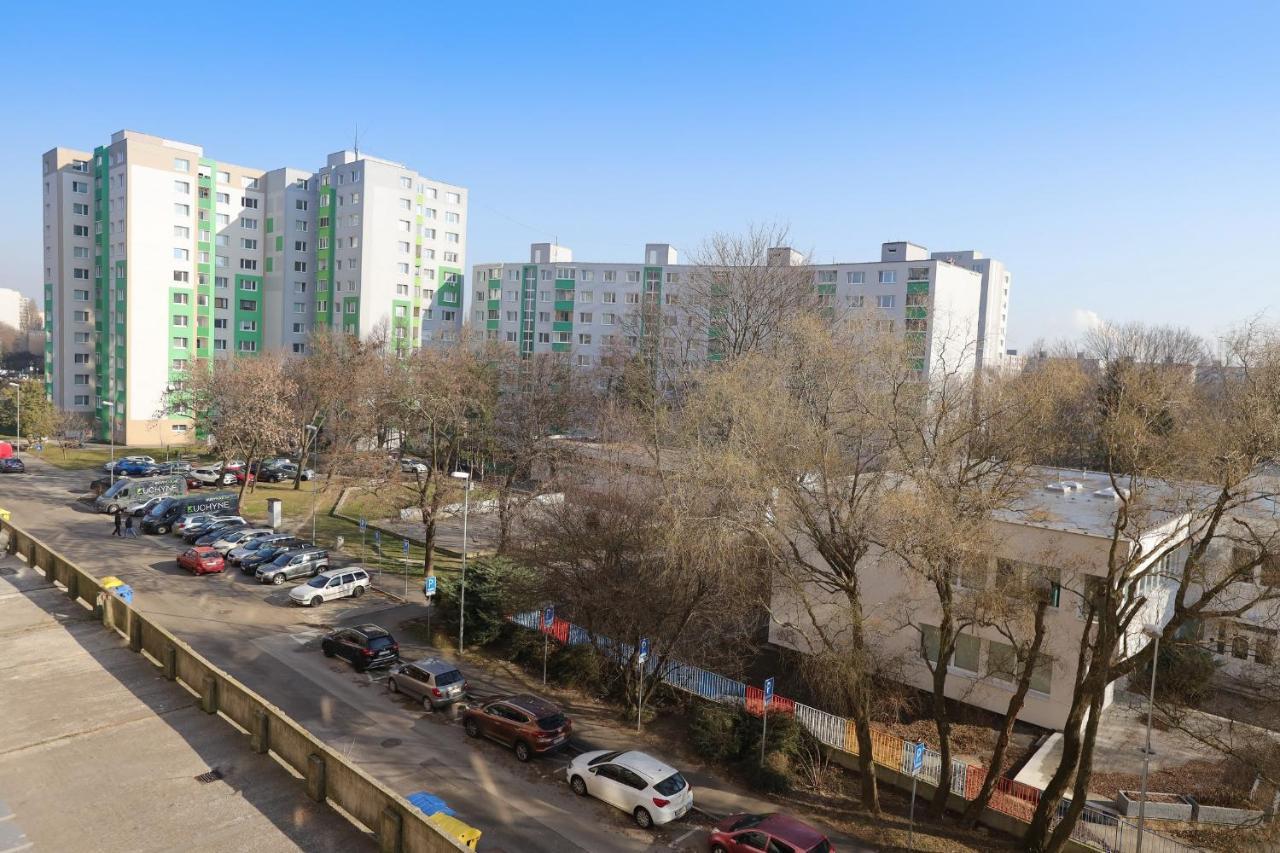 Sunny House Two Appartement Bratislava Buitenkant foto